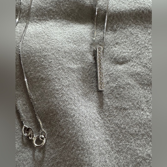 Elegant 14k White Gold and Diamond Necklace, 18”